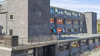 Centralt lejemål til kontor, klinik eller kreative erhverv i pulserende kvarter