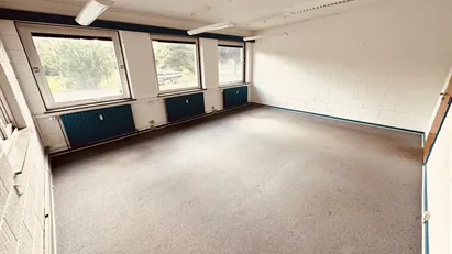 Lækkert kontor fællesskab med fri parkering